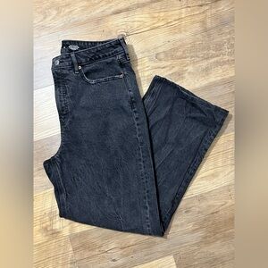 Old Navy extra high-rise ‘sky-hi’ wide leg jeans, women’s size 12 regular